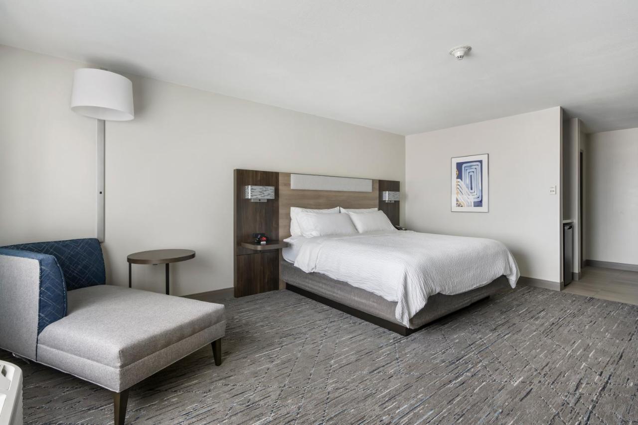 Holiday Inn Express Peru-Lasalle Area By Ihg Exterior photo
