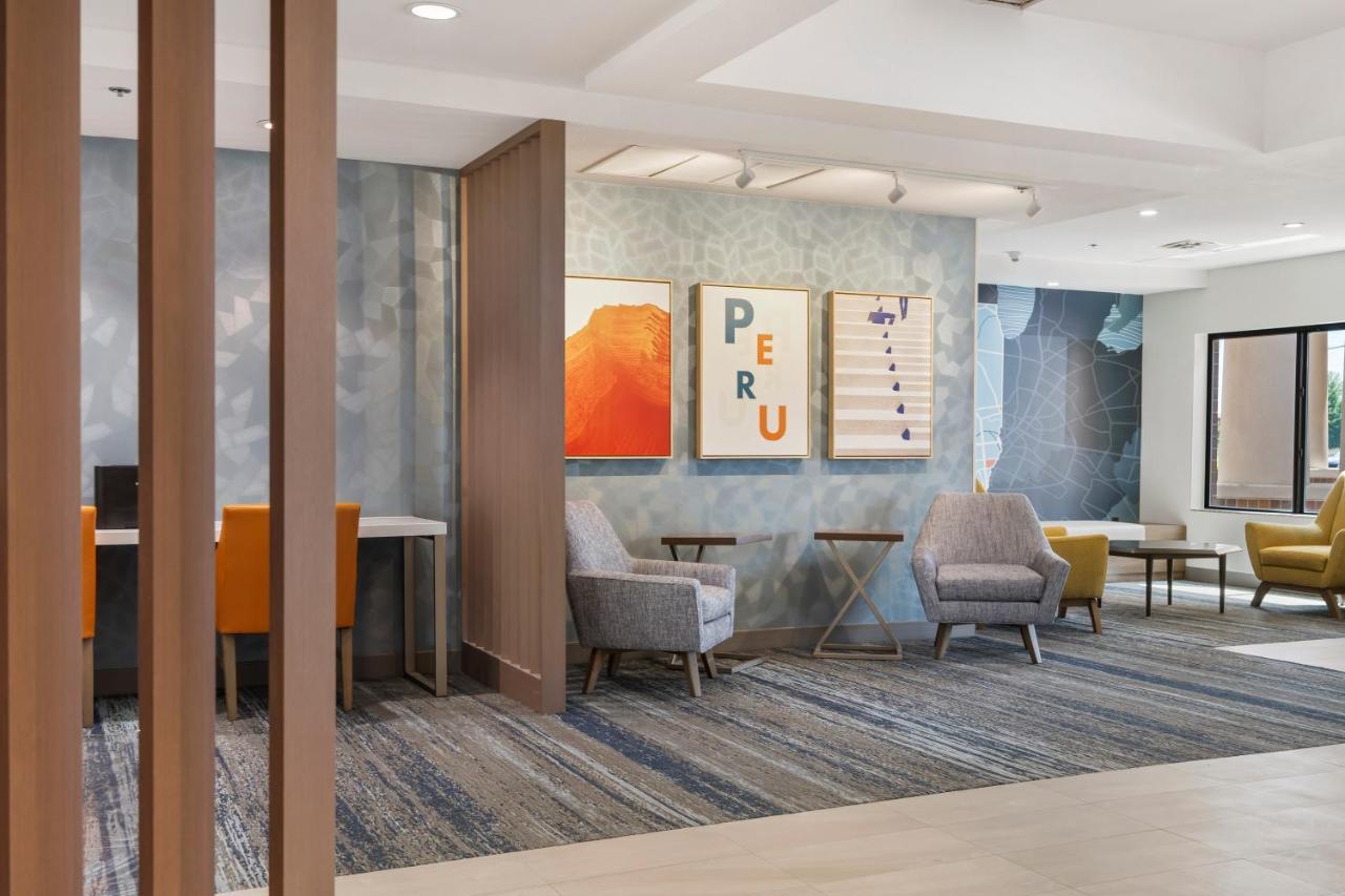 Holiday Inn Express Peru-Lasalle Area By Ihg Exterior photo