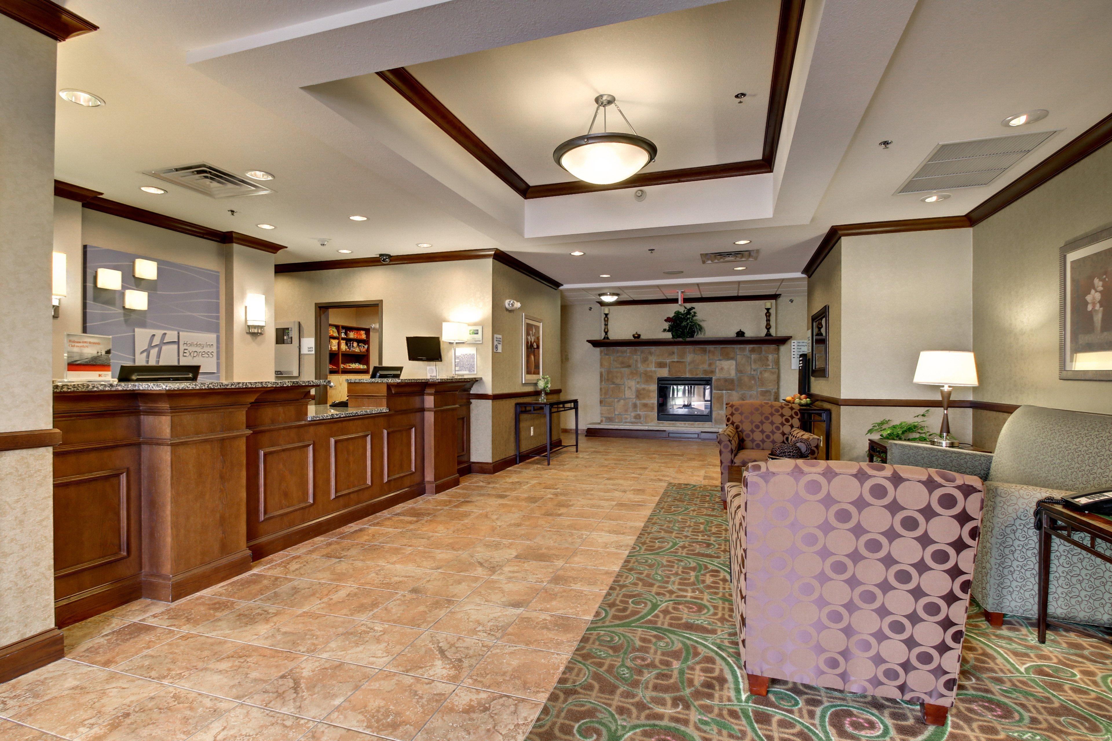 Holiday Inn Express Peru-Lasalle Area By Ihg Exterior photo
