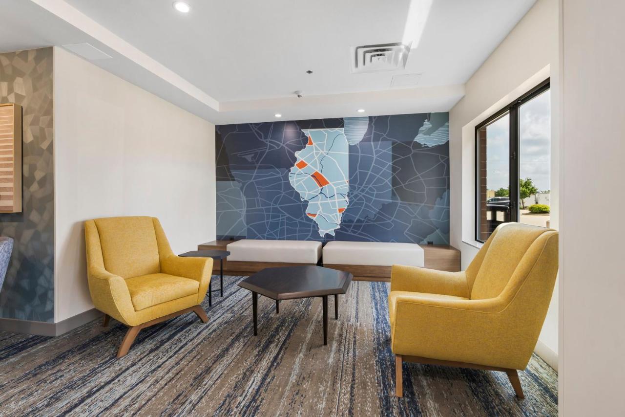 Holiday Inn Express Peru-Lasalle Area By Ihg Exterior photo