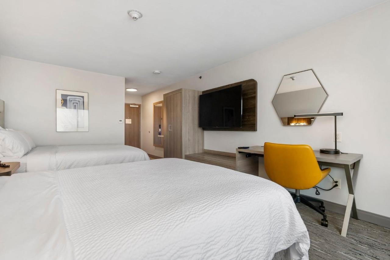 Holiday Inn Express Peru-Lasalle Area By Ihg Exterior photo