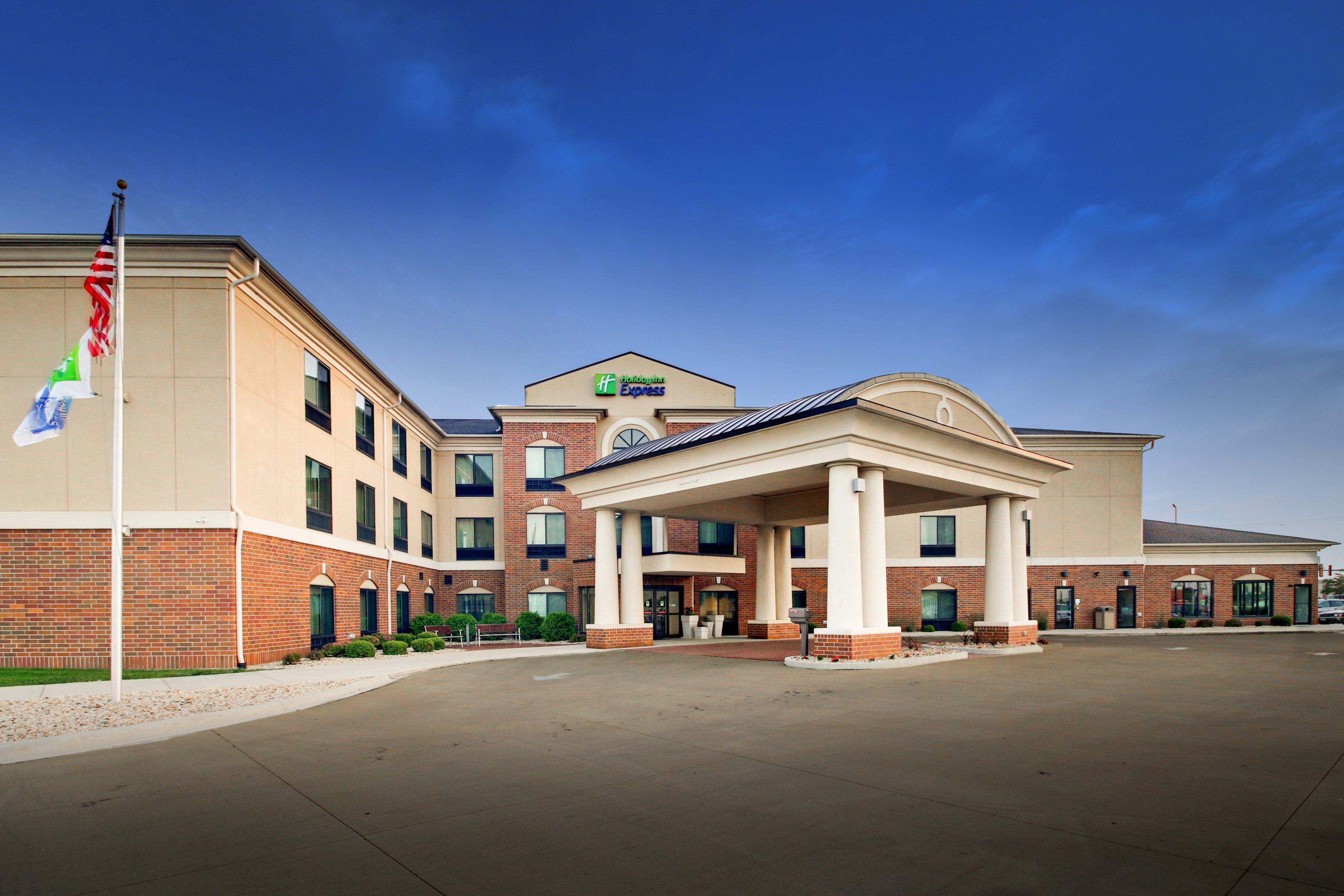 Holiday Inn Express Peru-Lasalle Area By Ihg Exterior photo